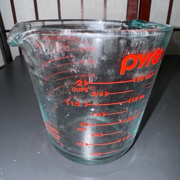 Pyrex Turquoise 2 Cup Measuring Glass Red Cup Ounces & Red Metric Measurements - Picture 8 of 12